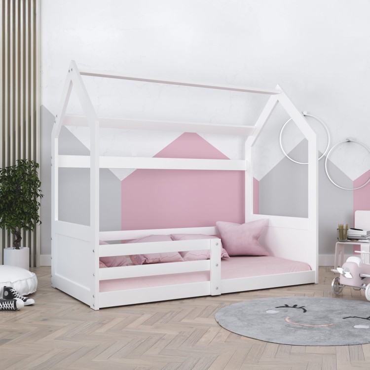 łóżko dziecięce domek Kimi białe w pokoju dziecięcym.jpg