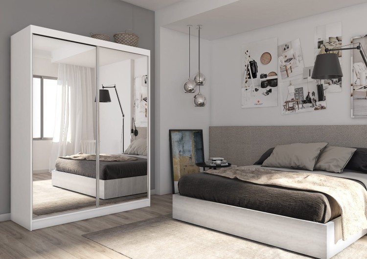 Szafa przesuwna z lustrem DERRO 160 w kolorze białym aranżacja.jpg