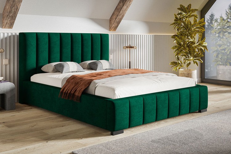 Łózko Bedi 10 z przeszywanym pionowo zagłówkiem w tkaninie Kronos 19 w pomieszczeniu